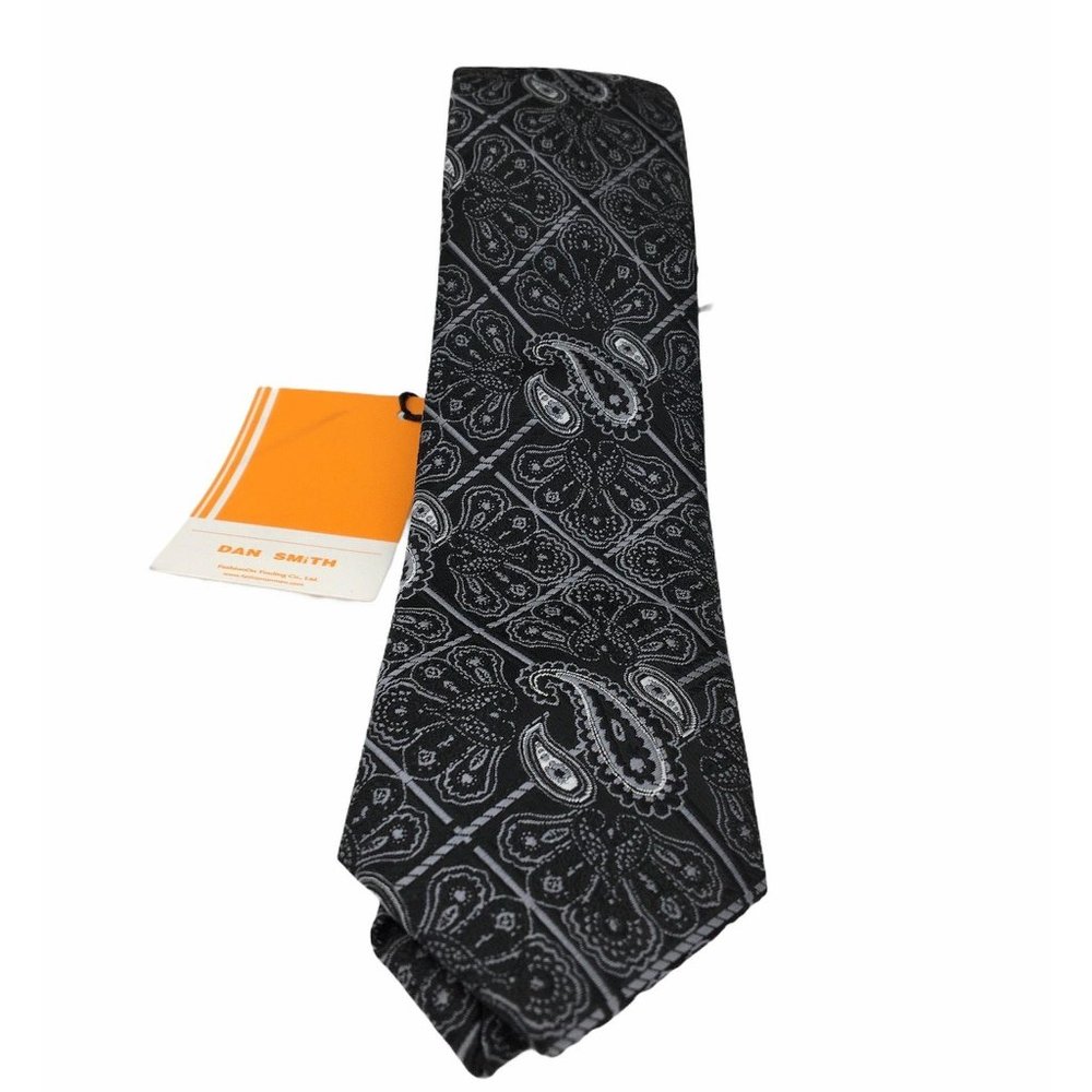 Necktie Dan Smith Tie Black White Paisley New 59"